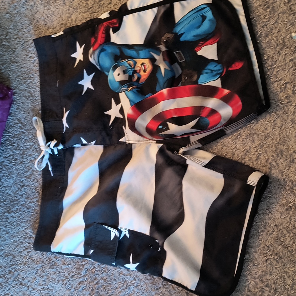 Marvel Captain America men's XL swim trunks